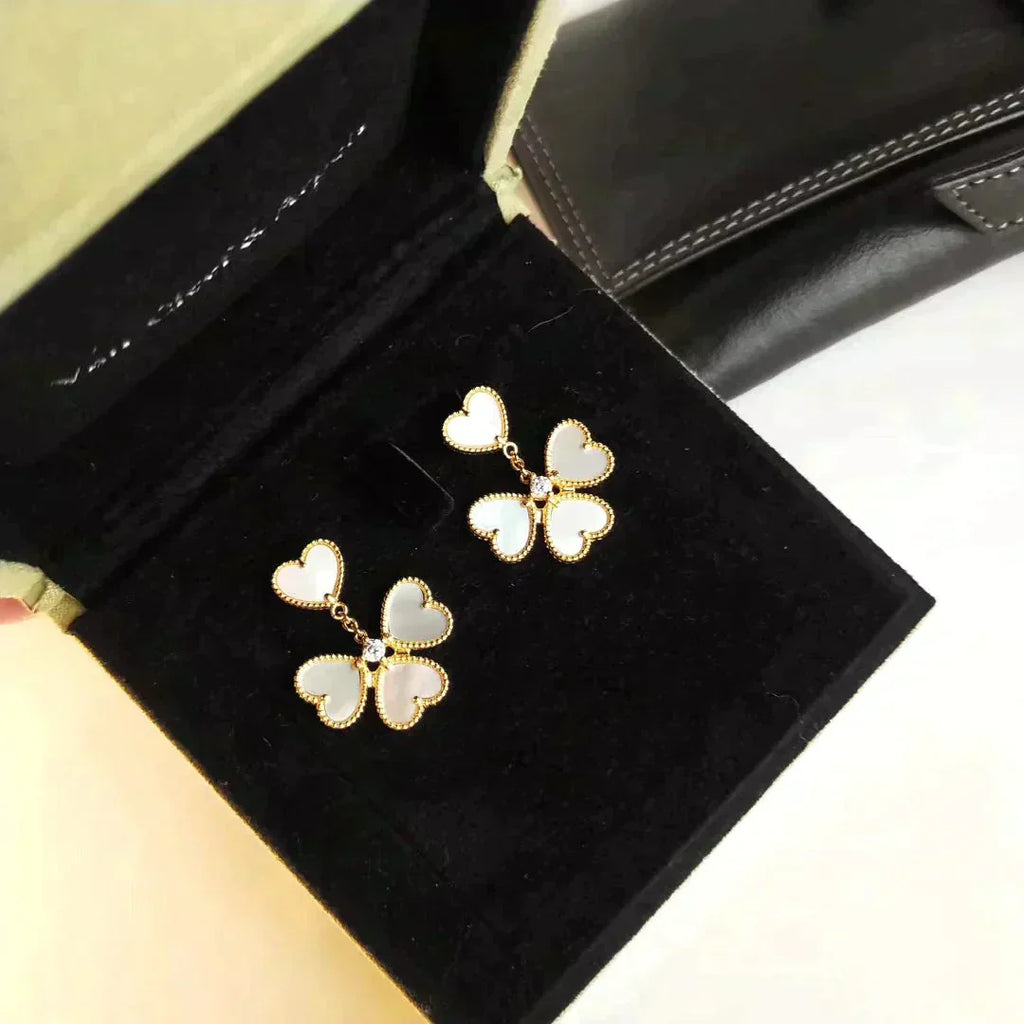 ¡®Jewelicorn¡¯CLOVER SWEET WHITE MOP EARRINGS