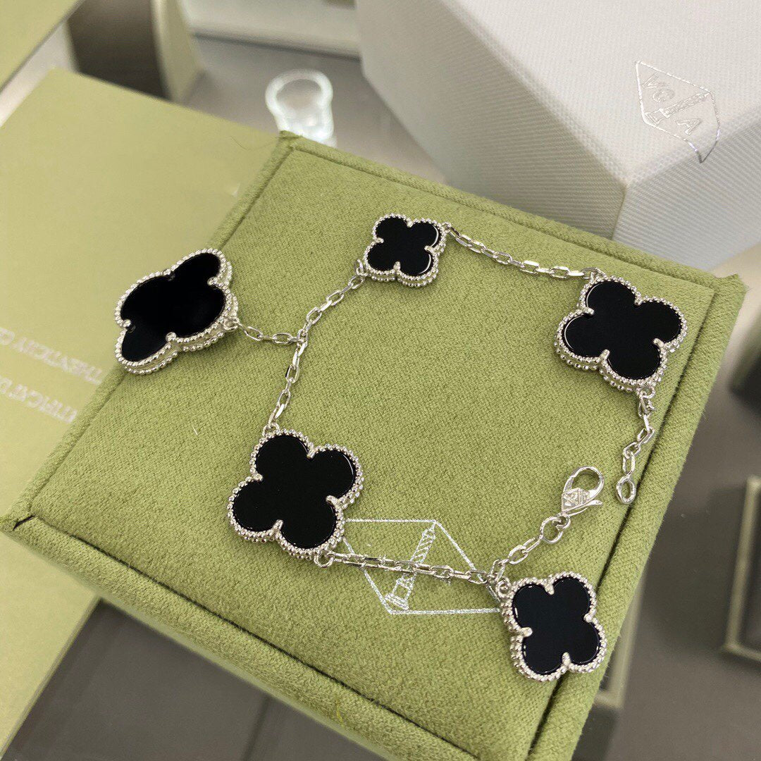 ¡®Jewelicorn¡¯CLOVER 5 MOTIFS SIVLER ONYX BRACELET