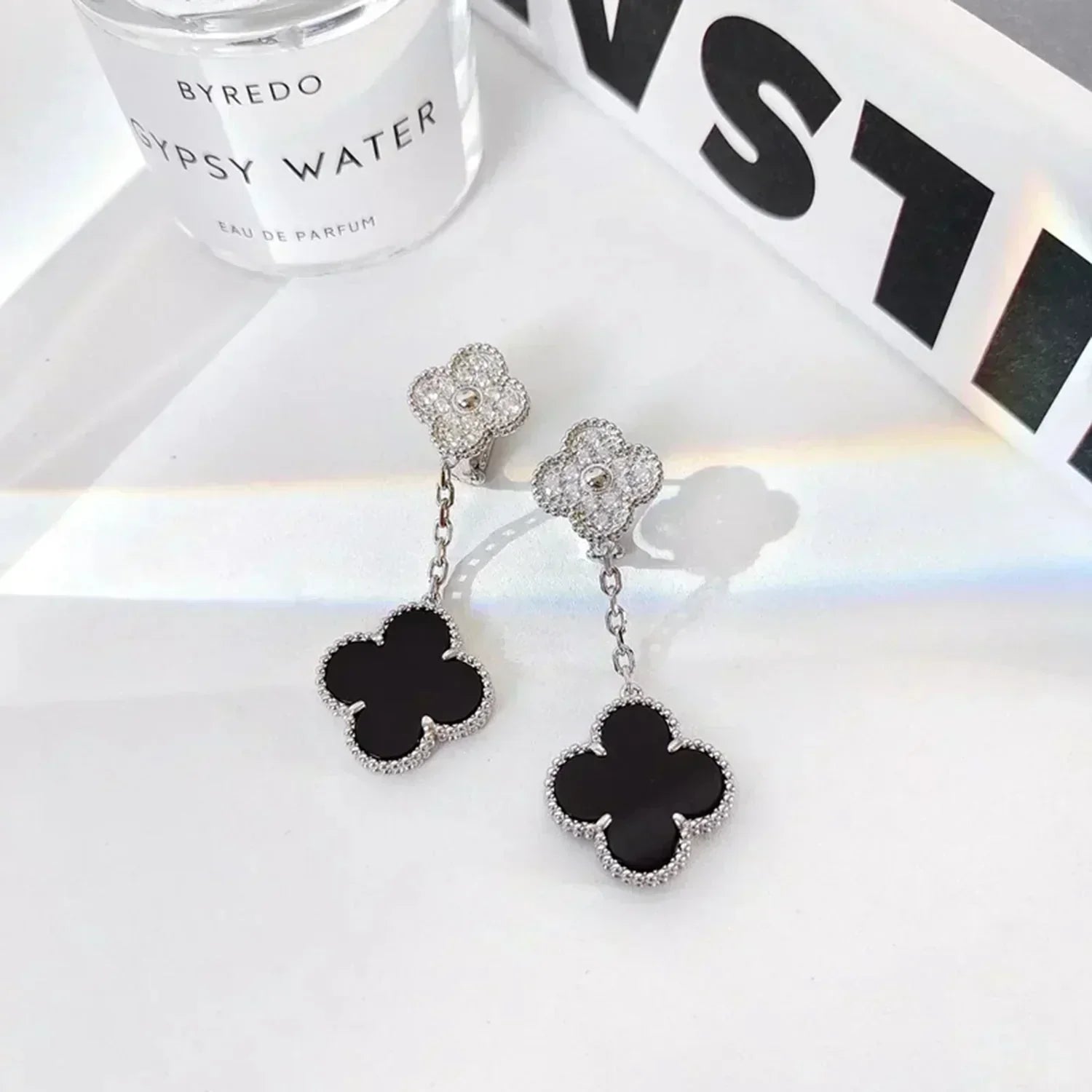 ¡®Jewelicorn¡¯CLOVER 2 MOTIFS  DIAMOND ONYX EARRINGS SILVER