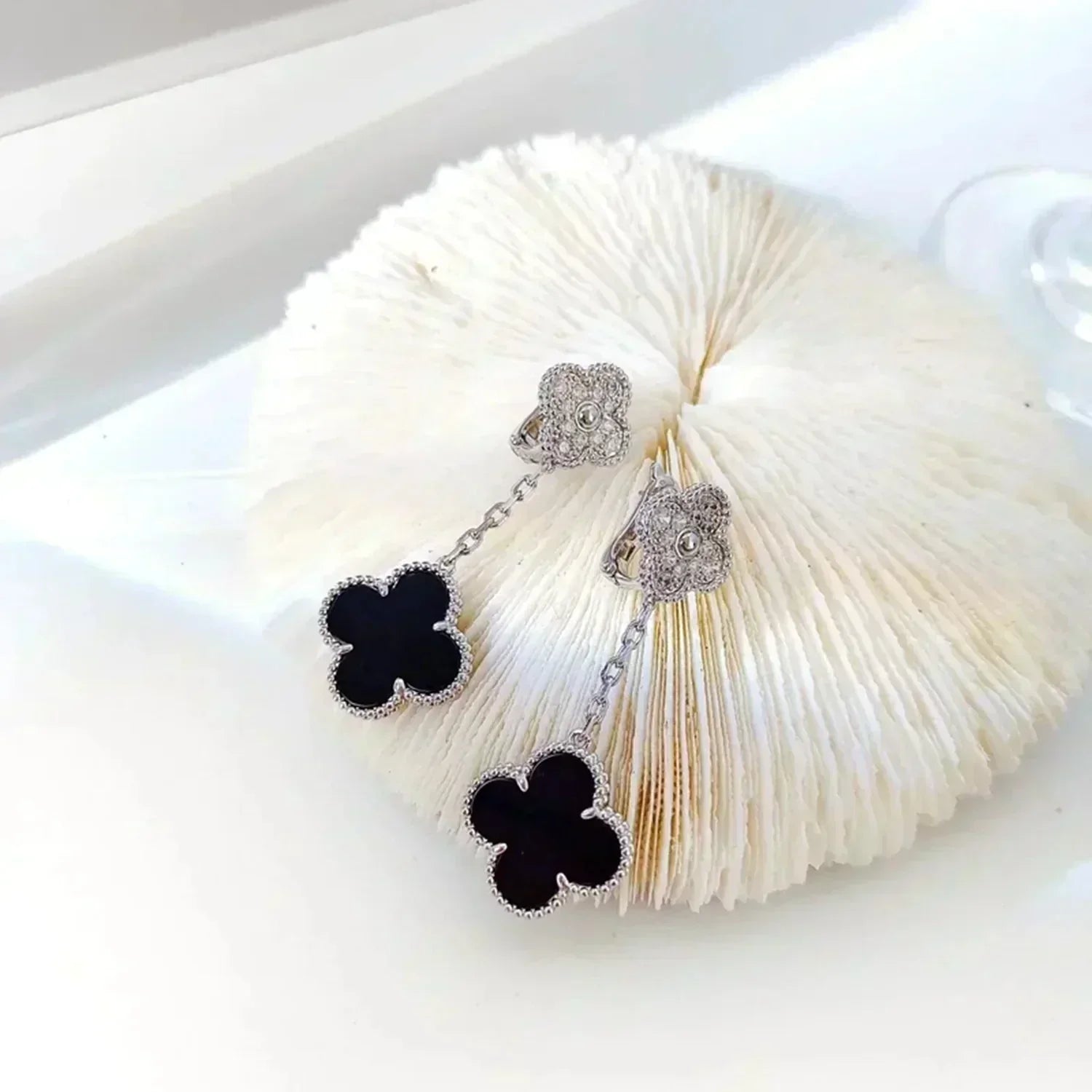 ¡®Jewelicorn¡¯CLOVER 2 MOTIFS  DIAMOND ONYX EARRINGS SILVER