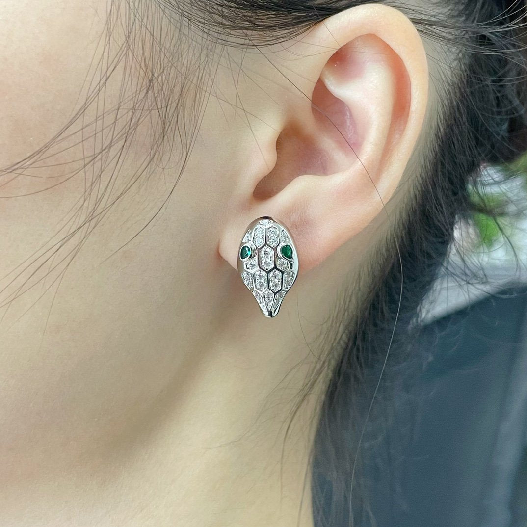 ¡®Jewelicorn¡¯SERPENT DIAMOND STUD EARRINGS