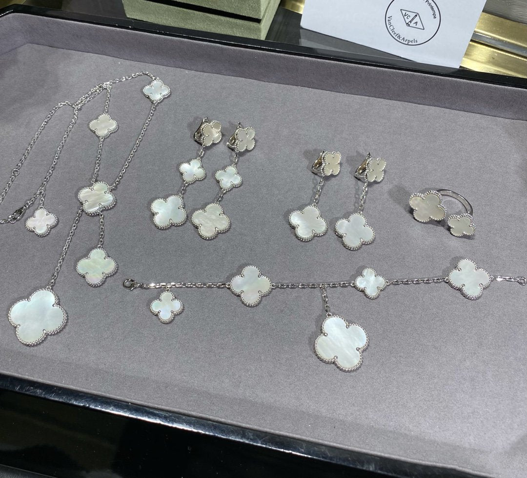 ¡®Jewelicorn¡¯CLOVER 5 MOTIF WHITE MOP SILVER BRACELET