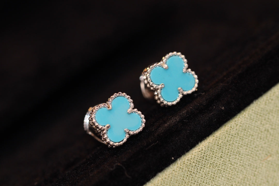¡®Jewelicorn¡¯CLOVER MINI TURQUOISE SILVER STUD EARRINGS