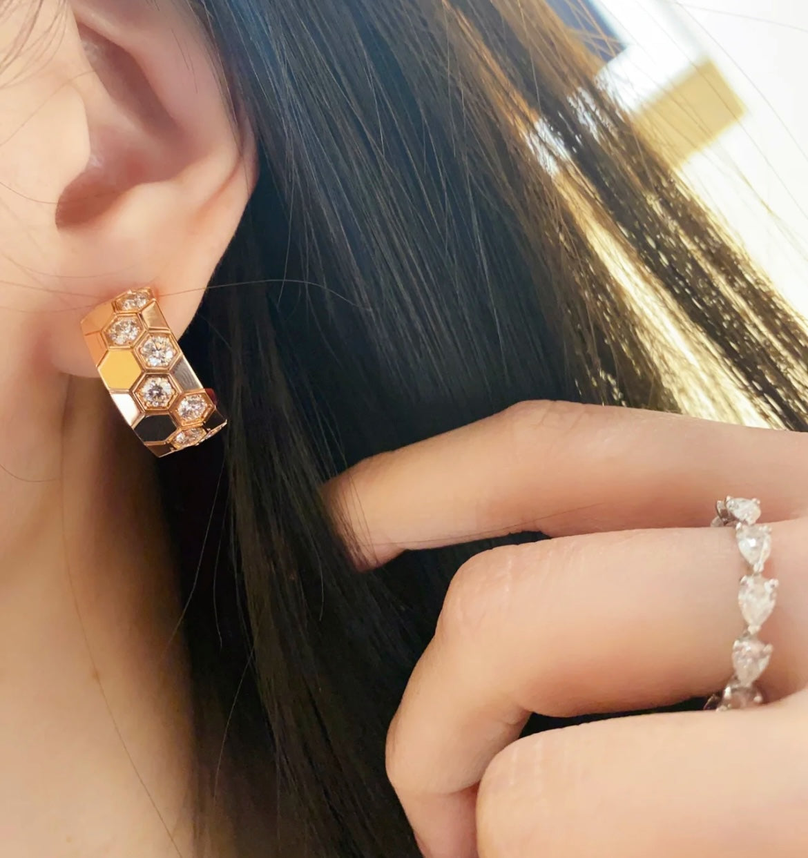 ¡®Jewelicorn¡¯BEE LOVE DIAMOND HOOP EARRINGS