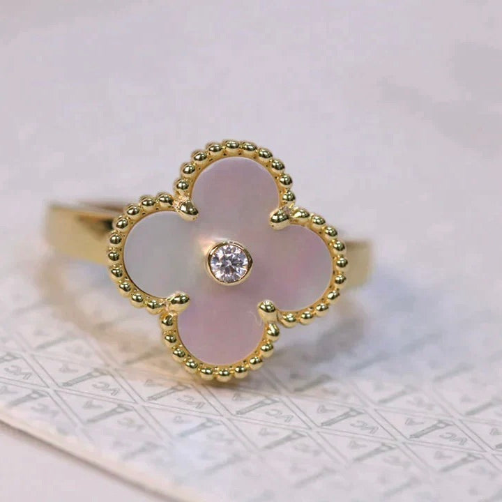 ¡®Jewelicorn¡¯CLOVER PINK MOP RING GOLD DIAMOND