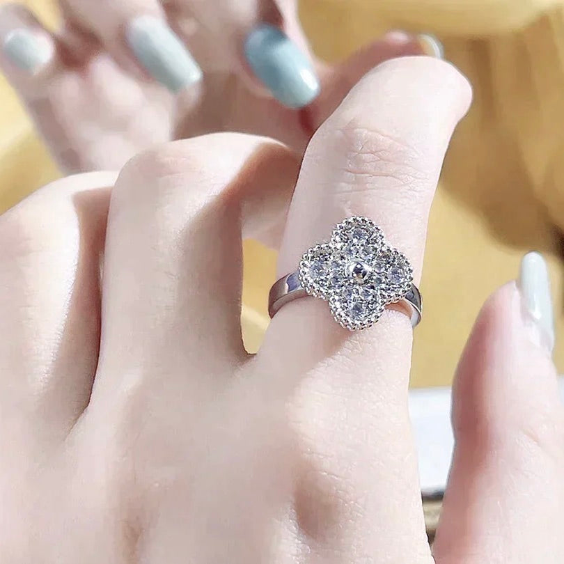 ¡®Jewelicorn¡¯CLOVER DIAMOND RING