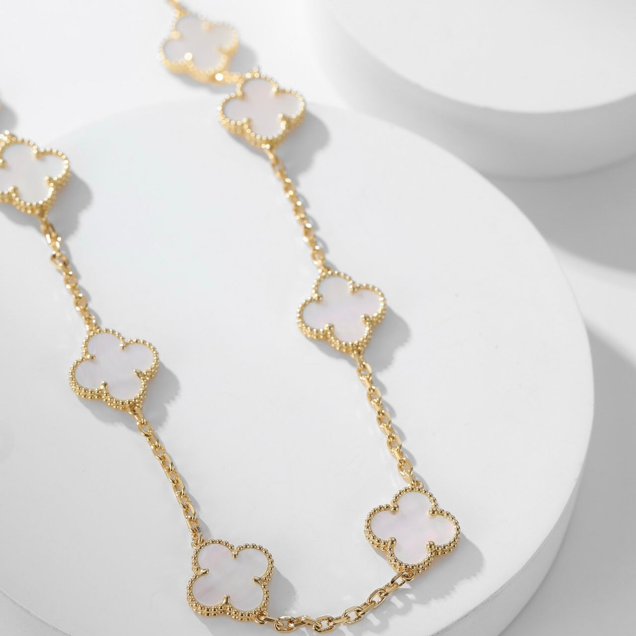 ¡®Jewelicorn¡¯CLOVER 10 MOTIFS WHITE MOTHER OF PEARL NECKLACE