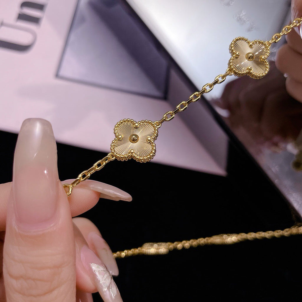 ¡®Jewelicorn¡¯CLOVER 10 MOTIFS LASER NECKLACE