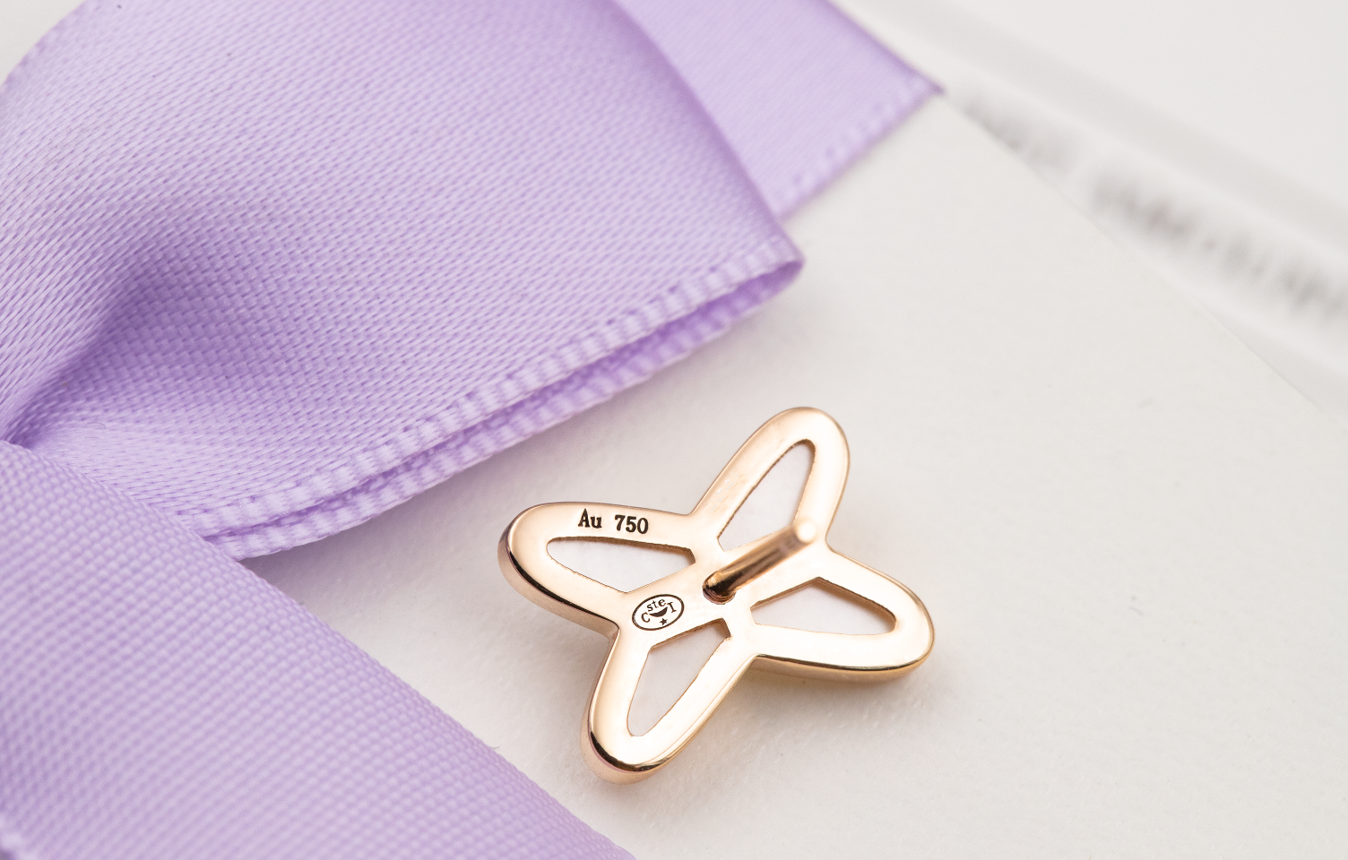 ¡®Jewelicorn¡¯JEUX DE WHITE MOP ROSE GOLD DIAMOND EARRINGS