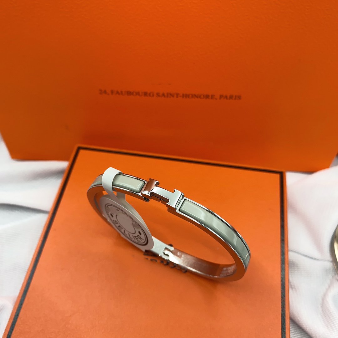 ¡®Jewelicorn¡¯CLASSIC HM CLIC GREEN 8MM ENAMEL BRACELET